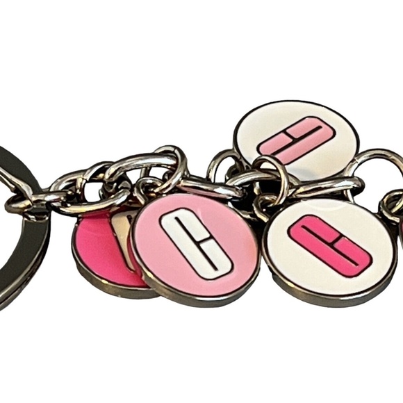 Clinique Breast Cancer Awareness Keychain - Picture 4 of 9